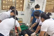 Cứu sống nữ bệnh nhân bị ngộ độc lá ngón ở Nghệ An