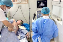 Sốt kéo dài phát hiện sùi tim do viêm nội tâm mạc nhiễm khuẩn