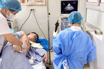 Sốt kéo dài phát hiện sùi tim do viêm nội tâm mạc nhiễm khuẩn