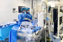 Phối hợp nhiều kỹ thuật can thiệp động mạch vành phức tạp vôi hóa nặng