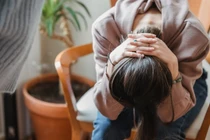 Chị em tan vỡ vì di chúc mẹ để lại tài sản cho con trai út