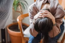 Chị em tan vỡ vì di chúc mẹ để lại tài sản cho con trai út