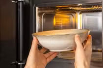  Sai lầm nghiêm trọng khi hâm nóng thức ăn thừa