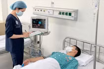 Đau đầu dữ dội, chiến sĩ 22 tuổi bị não mô cầu xâm lấn suy đa tạng