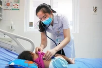 Nỗ lực cứu sống trẻ 21 tháng tuổi bị rắn độc cắn hôn mê