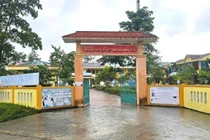 Cách chức Hiệu trưởng, Phó Hiệu trưởng vụ 41 học sinh ngộ độc