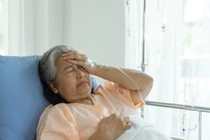 Bức thư trong hộp quà sau ly hôn của con dâu khiến mẹ chồng khóc nghẹn