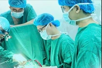 Ca mổ thắt động mạch lớn cứu bé sơ sinh bị tim bẩm sinh nặng