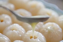 Cách làm món vải elsa nhân sữa chua hấp dẫn