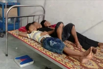 Hàng chục học sinh ở Quảng Trị nhập viện cấp cứu nghi ngộ độc