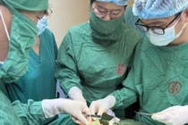 Báo động đỏ toàn viện, cứu sống ca bệnh với vết thương phức tạp vùng cổ