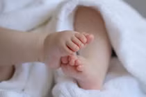 Bộ Y tế chấn chỉnh việc cấp, sử dụng giấy chứng sinh tránh mua bán trẻ em 