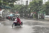 Dự báo thời tiết 15/8: Miền Bắc, Hà Nội mưa to cục bộ