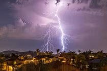 Các nhà khoa học giải mã hiện tượng 'Lửa Thánh Elmo' bí ẩn