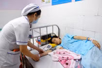 Ăn ốc, thai phụ 39 tuần sốc phản vệ độ 3 nguy kịch