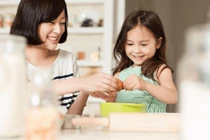 Dạy con từ trong gian bếp