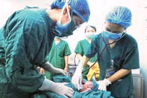 Cứu hai mẹ con sản phụ mắc lao phổi kháng thuốc nặng