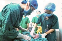 Cứu hai mẹ con sản phụ mắc lao phổi kháng thuốc nặng