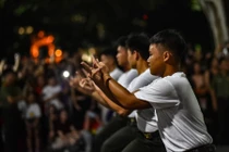 Cận cảnh màn trình diễn ấn tượng của lực lượng Cảnh vệ CAND bên hồ Gươm