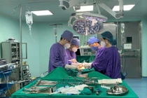 Chạy đua với thời gian, cứu tinh hoàn xoắn cho người đàn ông 35 tuổi