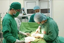 Phát hiện sớm, xử trí nhanh, cứu sống hai mẹ con sản phụ bị rau bong non