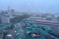 Thủ tướng yêu cầu khẩn trương ứng phó nguy cơ lũ quét, ngập lụt sau bão số 10