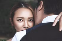 Đòn phản công hiệu quả của phụ nữ khi chồng ngoại tình