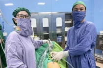 Bảo tồn buồng trứng cho bệnh nhân 37 tuổi có khối u khổng lồ