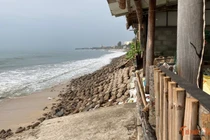 Sóng mạnh gây sạt lở kè Hàm Tiến ở Lâm Đồng