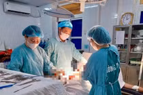 Phẫu thuật lấy khối u xơ tử cung 'khủng' cho bệnh nhân ở Quảng Trị