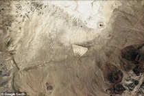 Bí ẩn cấu trúc hình tam giác phát hiện ở Nevada 