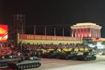 Hình ảnh dàn khí tài hiện đại luyện diễu binh tại Quảng trường Ba Đình 