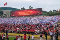 Không khí sôi động tại Quảng trường Ba Đình trước giờ sơ duyệt diễu binh A80