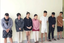 Bắt giữ 7 người 'bay lắc' bằng ma túy trong phòng trọ trang trí như quán bar