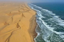 Tại sao nhiều sa mạc lại nằm gần đại dương?