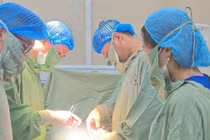 Đau bụng, nhiều phụ nữ trẻ 20–30 tuổi phát hiện u buồng trứng xoắn, hoại tử