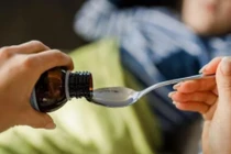 Siro ho nghi gây tử vong cho 2 trẻ, Ấn Độ cấm lưu hành sản phẩm