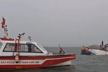 Lật tàu Vịnh Xanh 58 trên Vịnh Hạ Long, nhiều người tử vong