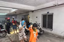 Hướng dẫn 20 người thoát nạn trong vụ cháy chung cư mini