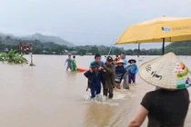 Mưa kéo dài, nhiều nơi ở Thái Nguyên ngập sâu