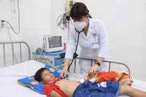 Phát hiện dị vật trong phế quản bé trai 8 tuổi ở Khánh Hòa