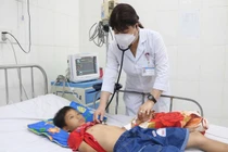 Phát hiện dị vật trong phế quản bé trai 8 tuổi ở Khánh Hòa