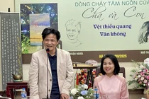 'Dòng chảy tâm ngôn của cha và con' trong hai tập thơ vừa ra mắt