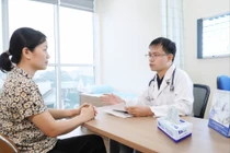 Ho đờm trắng, viêm phổi do đồng nhiễm 5 chủng vi khuẩn, virus và nấm