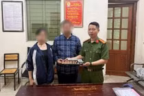 Cô gái bị công an 'rởm' khống chế phá két sắt, lấy tiền ở Hà Nội