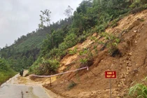 Mưa lũ dữ dội tại Đà Nẵng, gần 400 hộ dân được di dời khẩn cấp