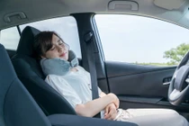 Cách tránh hôn mê khi ngồi chờ trong ô tô tránh nóng