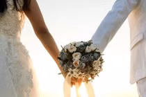 Thông gia là người yêu cũ của chồng