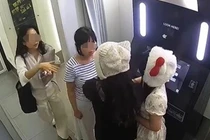 Xác minh vụ du khách Hàn Quốc xô xát trong tiệm photobooth