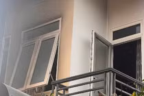 Cháy nhà 3 tầng ở Lâm Đồng, 5 người thoát nạn 